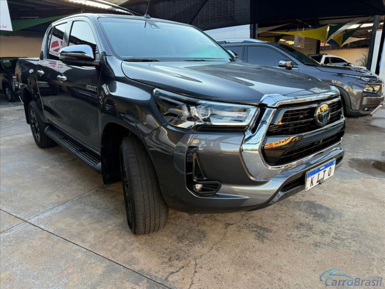 Kito Veículos | Hilux 2.8 D-4D TURBO DIESEL CD SRX 4X4 AUTOMÁTICO 23/24 - foto 4