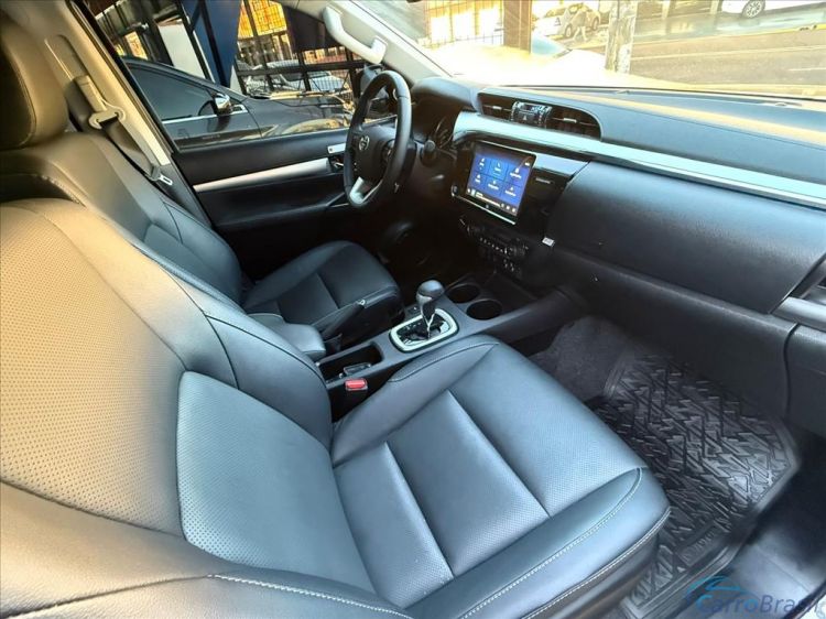 Kito Veículos | Hilux 2.8 D-4D TURBO DIESEL CD SRX 4X4 AUTOMÁTICO 23/24 - foto 9