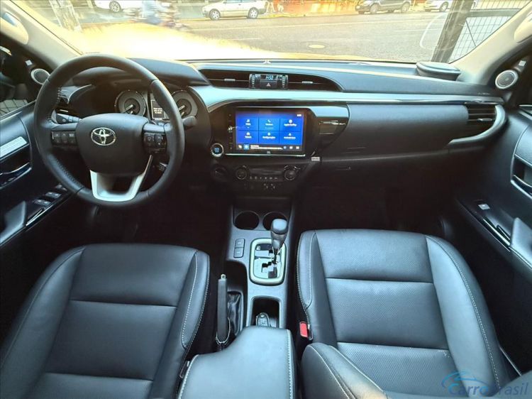 Kito Veículos | Hilux 2.8 D-4D TURBO DIESEL CD SRX 4X4 AUTOMÁTICO 23/24 - foto 10