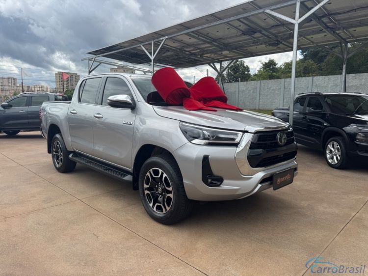 Benetão Veículos | Hilux 2.8 D-4D TURBO DIESEL CD SRX 4X4 AUTOMÁTICO 21/22 - foto 3