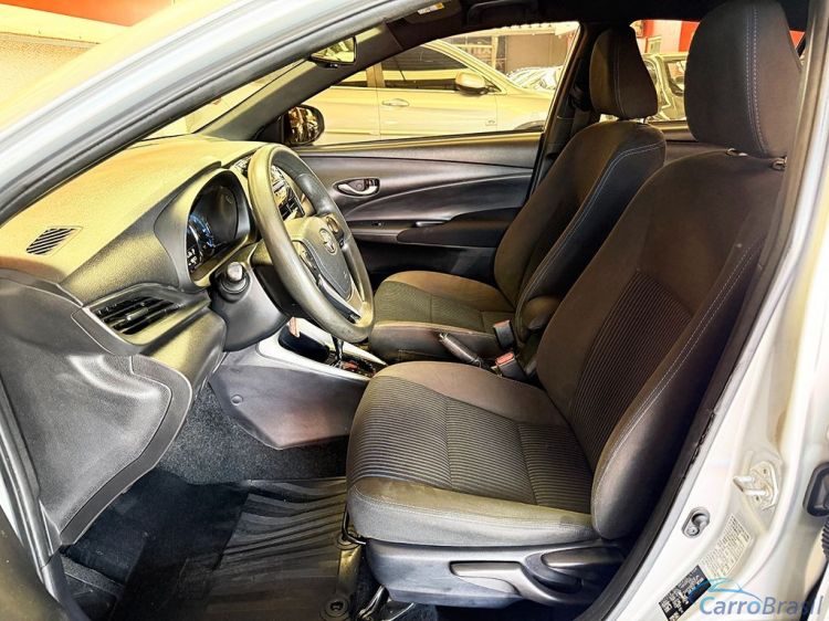 Mix Veiculos | Yaris Sedan 1.3 16V XL MULTIDRIVE 18/19 - foto 4