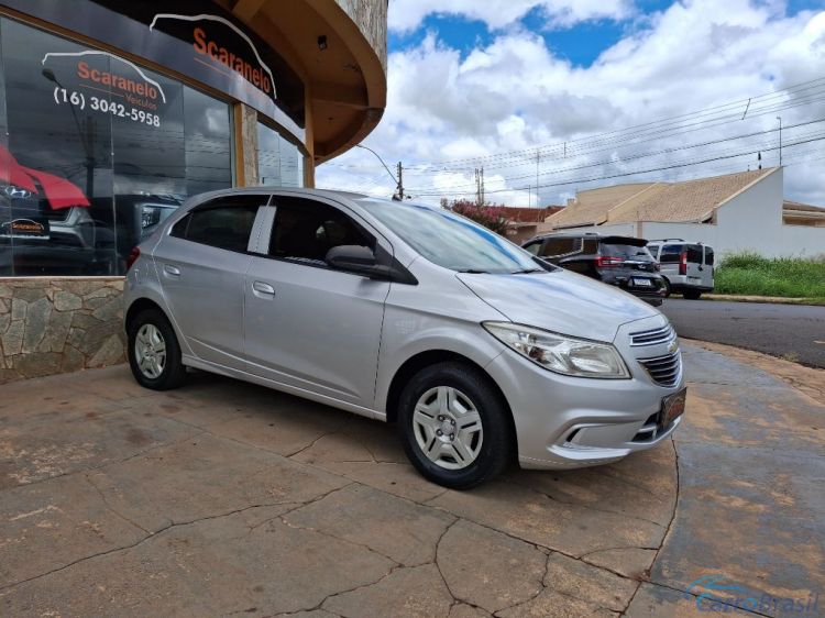 Scaranelo Veículos | Onix HATCH LT 1.0 8V FlexPower 5p Mec. 15/16 - foto 3