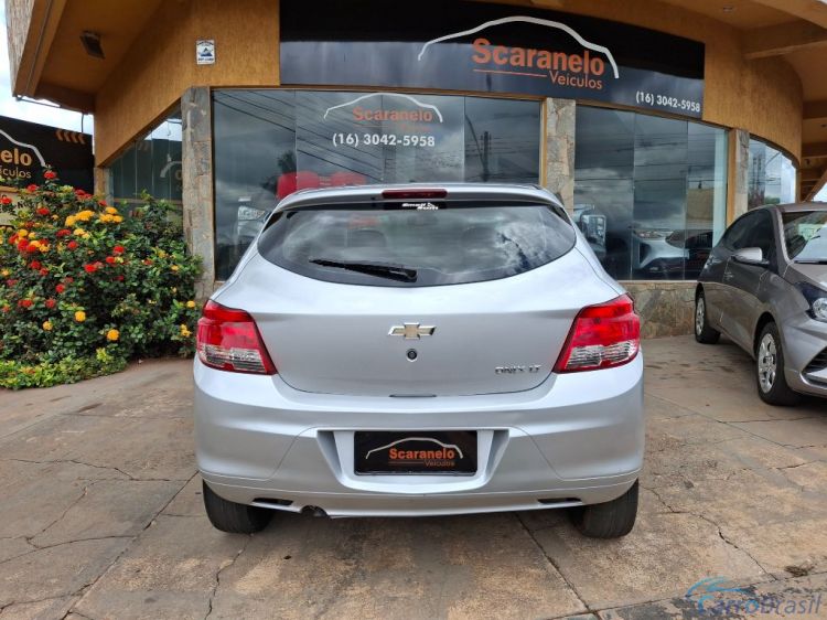 Scaranelo Veículos | Onix HATCH LT 1.0 8V FlexPower 5p Mec. 15/16 - foto 5