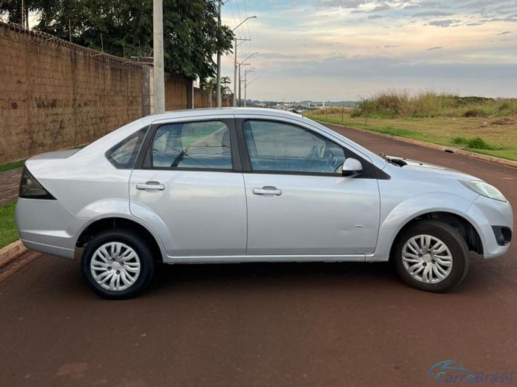 Samuel Automóveis | Fiesta Hatch 1.6 SE SEDAN 16V 13/14 - foto 7