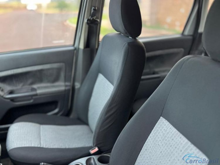 Samuel Automóveis | Fiesta Hatch 1.6 SE SEDAN 16V 13/14 - foto 9