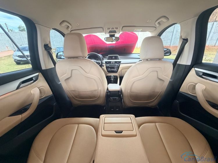 Benetão Veículos | X1 2.0 16V TURBO ACTIVEFLEX SDRIVE20I 4P AUTOMÁTICO 17/17 - foto 4