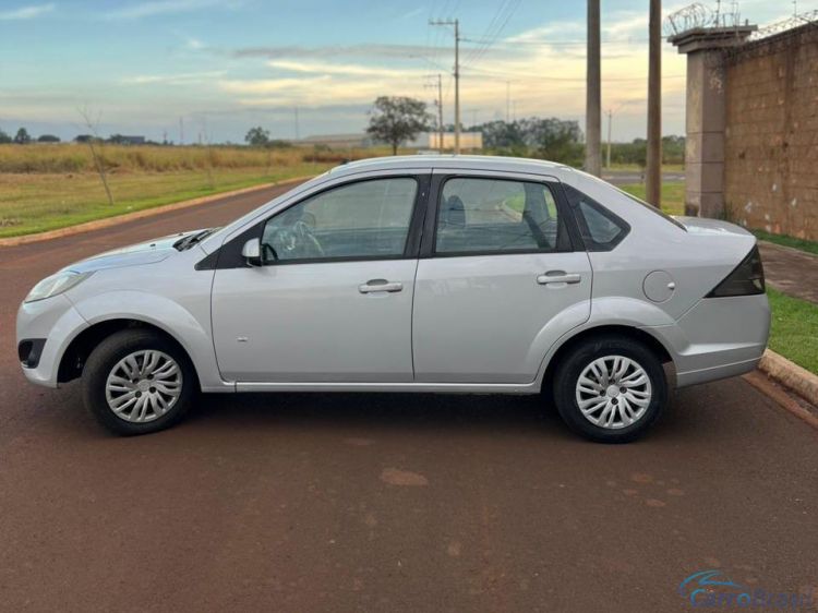 Samuel Automóveis | Fiesta Hatch 1.6 SE SEDAN 16V 13/14 - foto 8
