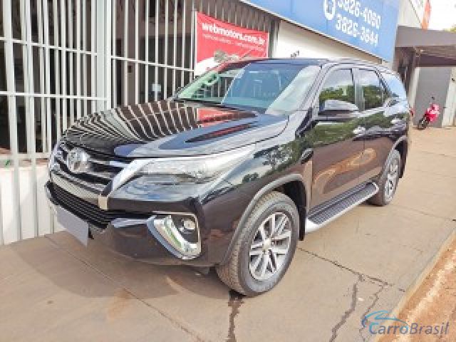 Mais detalhes do Toyota Hilux SW4 2.8 SRX 4x4 AUTOMÁTICA 4P 7 LUGARES Diesel