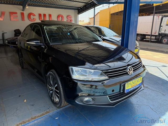 Mais detalhes do Volkswagen Jetta TSI 4P. Flex