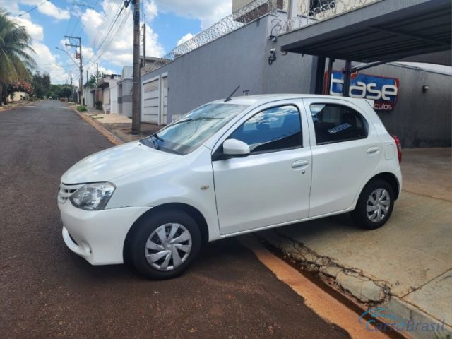 Mais detalhes do Toyota Etios X 1.3 Flex