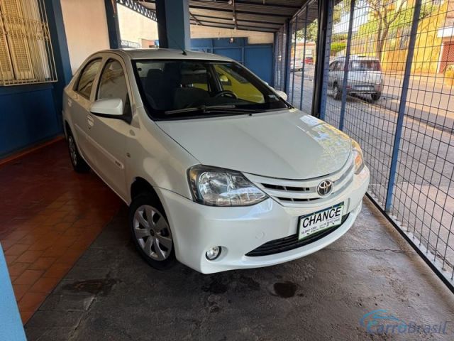 Mais detalhes do Toyota Etios Sedan 1.5 SDX 4P. Flex