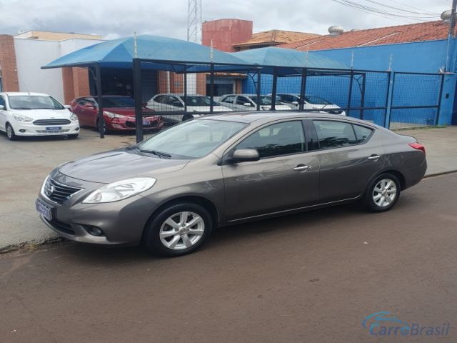 Mais detalhes do Nissan Versa 1.6 SL Flex